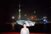 Shanghai at night on the Bund. Pearl Tower at the backround (22,110 bytes)